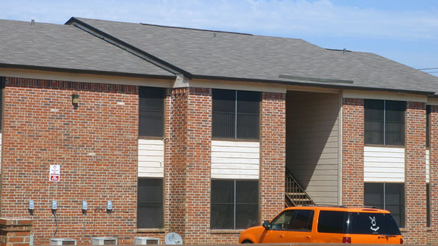 0.0.3-commercial-shingle-roof-apartment.jpg